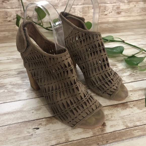 Jeffrey Campbell Quebec Suede Cutout Heeled Sandals - Picture 10 of 10